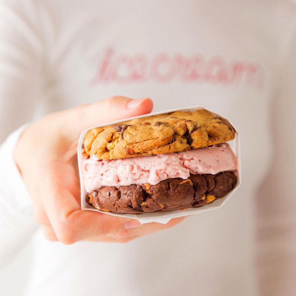 Sprinkles cookie sandwich