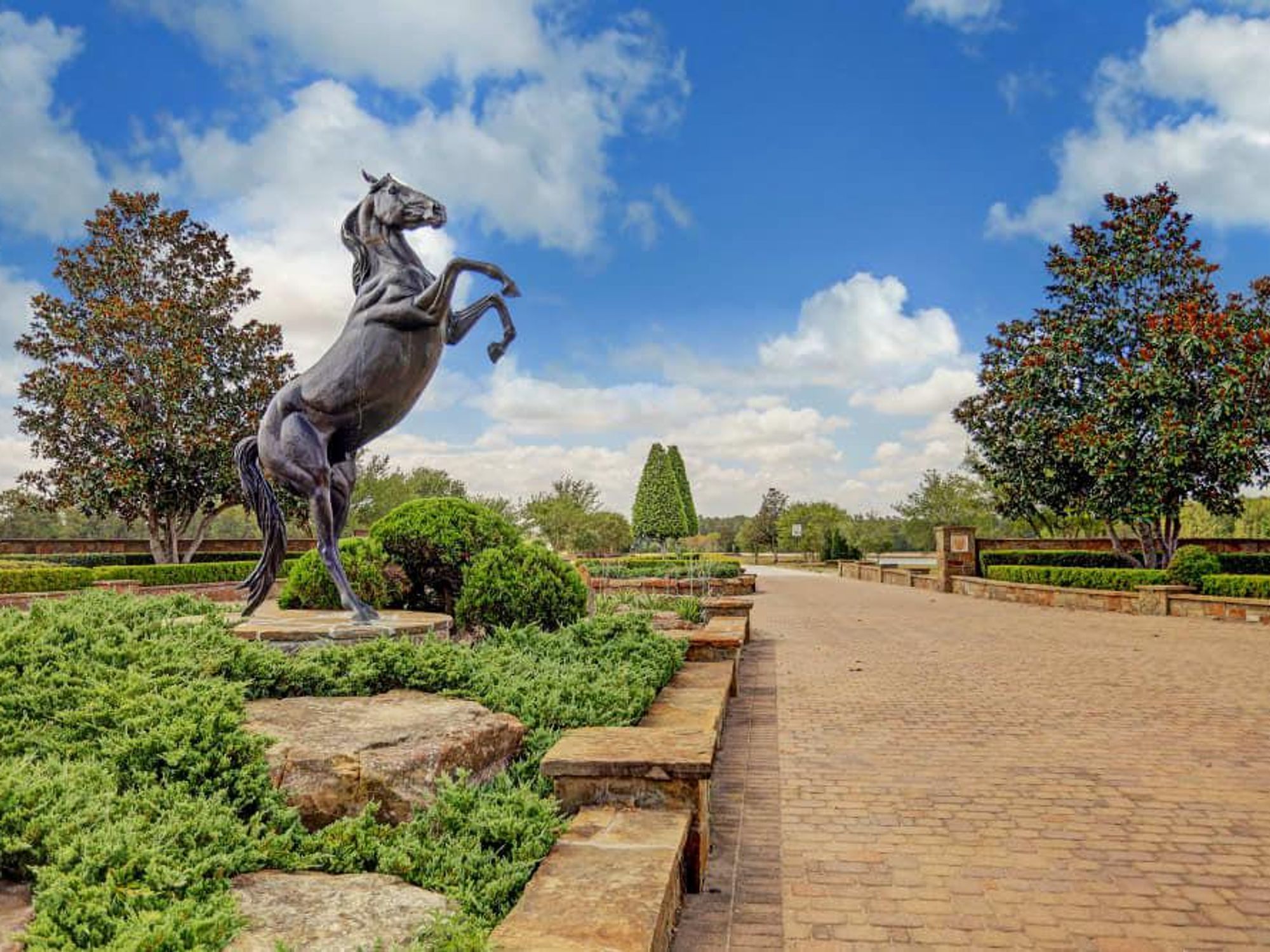 Stallion Lakes brings country-club-adjacent life to Hockley.