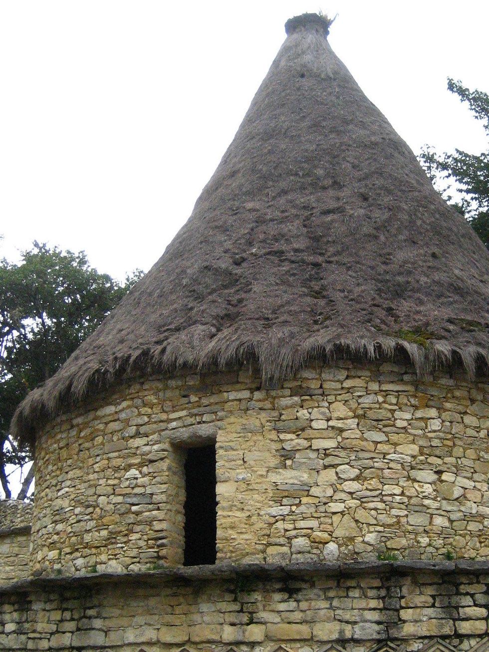 Stephan Lorenz Travels in Peru October 2013 Reconstructed building in Kuelap