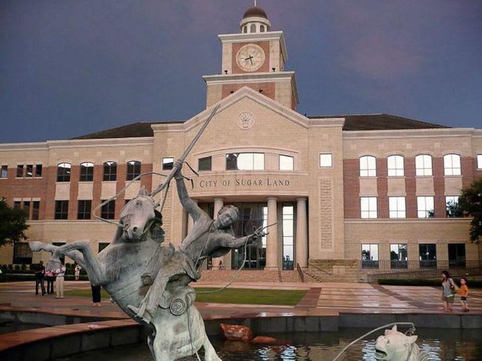 Sugar Land, city hall, statue