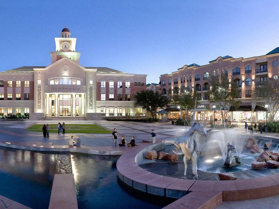 Sugar Land Town Center, fountain
