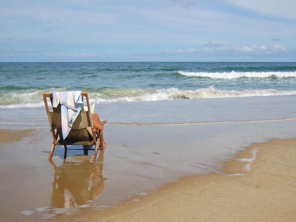 summer beach reading ocean