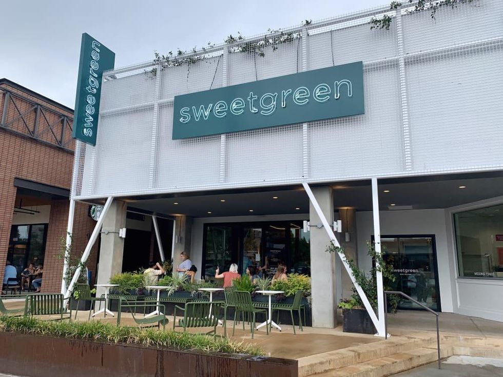 Sweetgreen Rice Village exterior