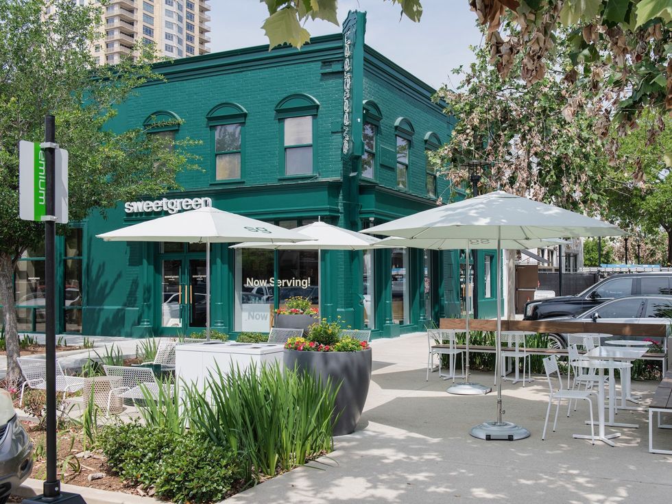 Sweetgreen Uptown Park exterior