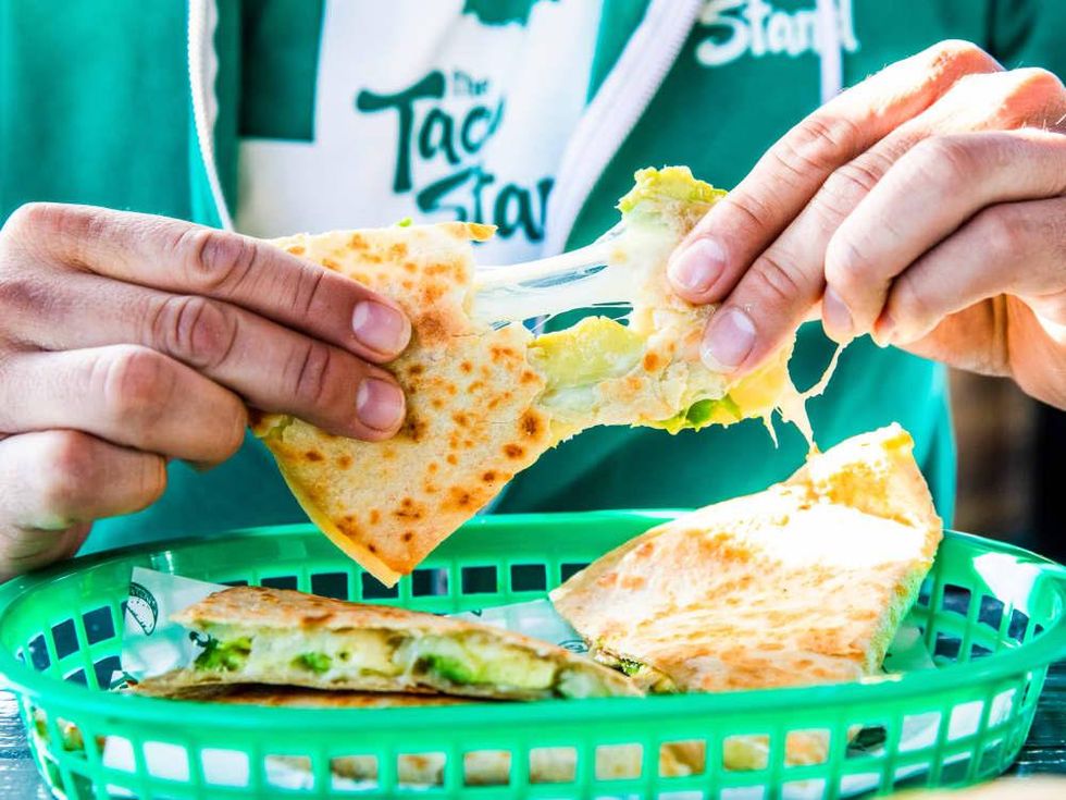 New streetstyle taco stand unfolds first location in The Heights