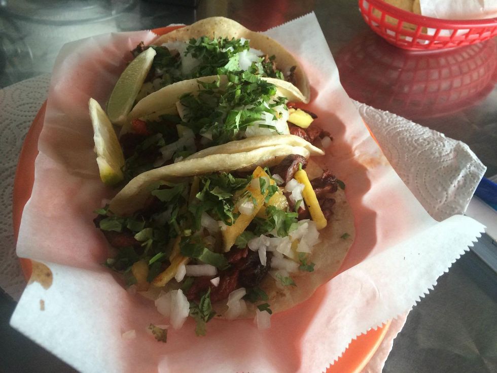 Taqueria La Macro tacos