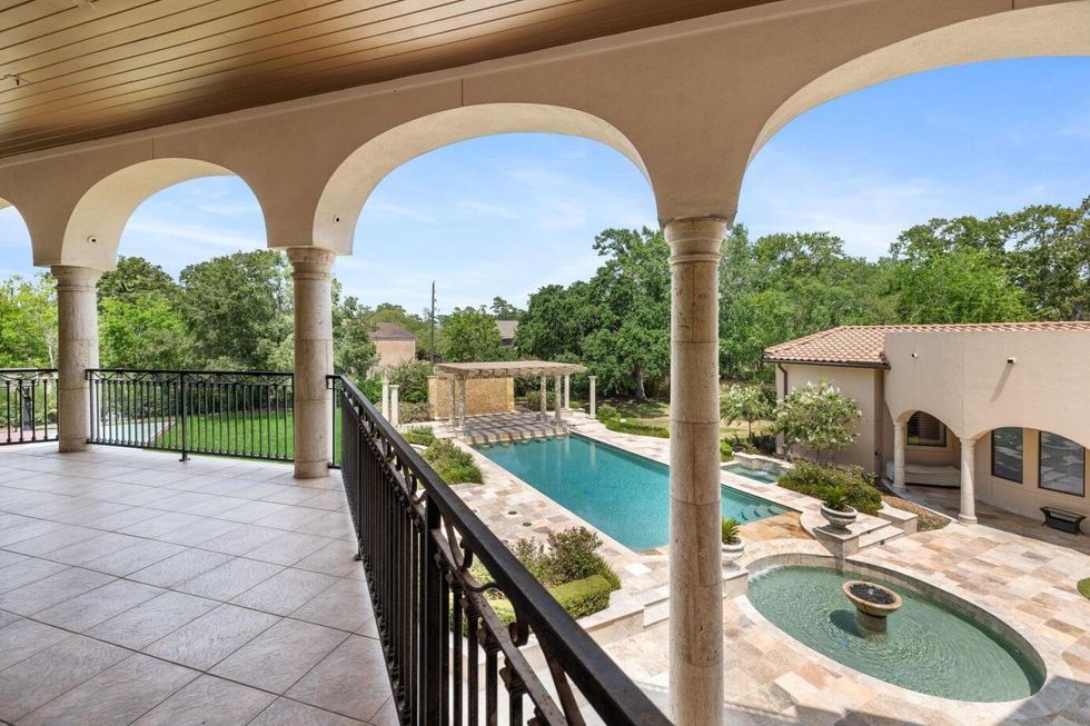 Terrace overlooking the pool of 5412 Sturbridge