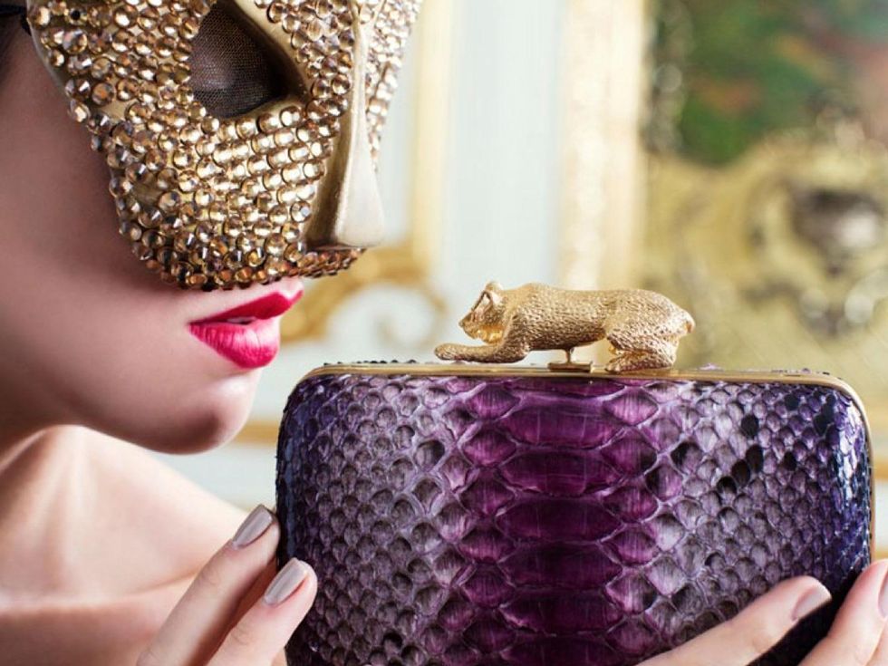 Thale Blanc masked model with clutch