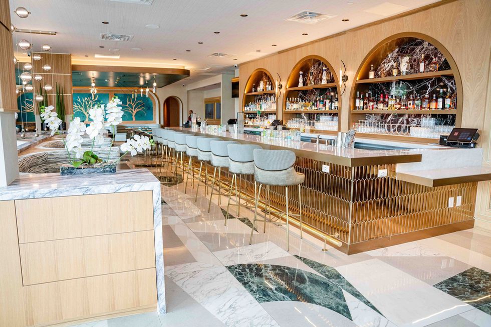 The Chelsea restaurant bar area