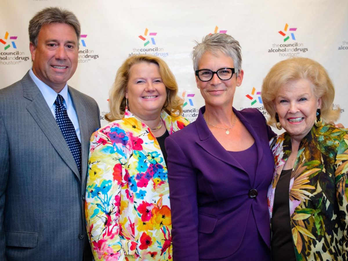 Kevin and Liz Quizenberry, from left, Jamie Lee Curtis and June