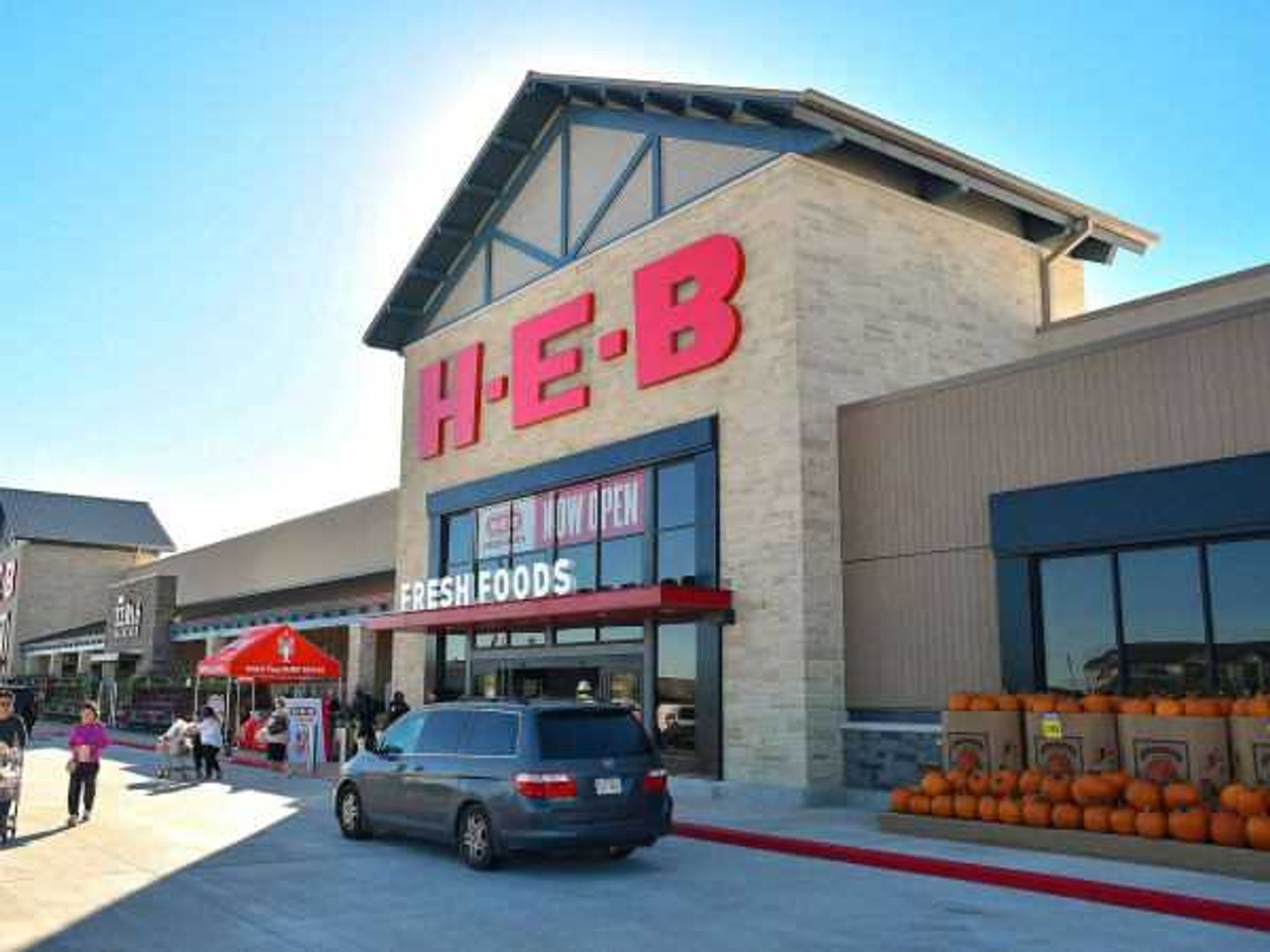 The front of H-E-B Jordan Ranch