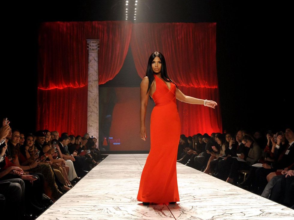 The Heart Truth 2013 Fashion Show, Toni Braxton wearing Herve L. Leroux