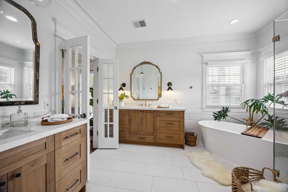 The master bath of 216 E. 26th St. in the Heights