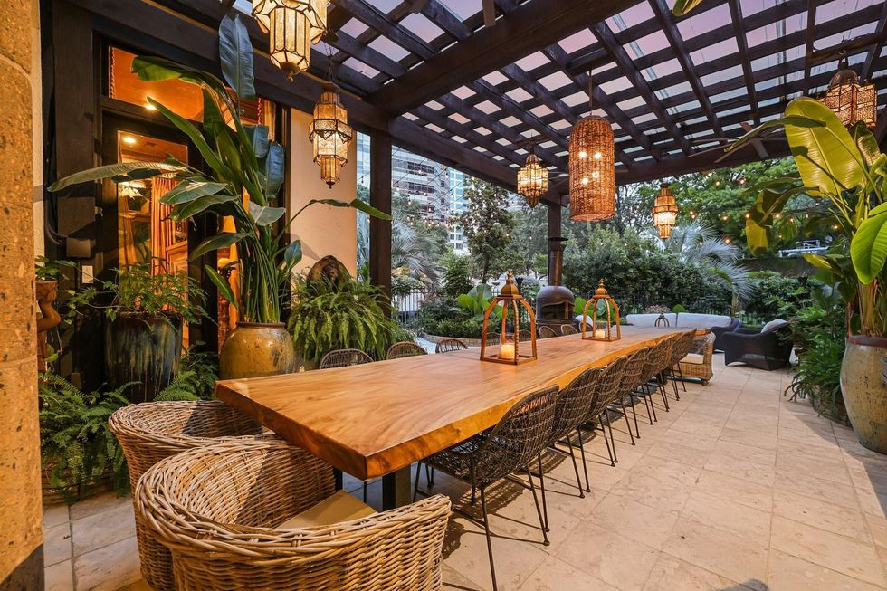 The outdoor dining area of 5007 Cedar Creek Drive
