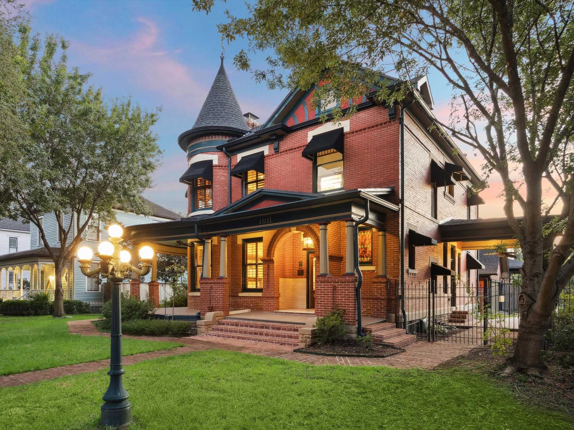 The Victorian on Heights event venue