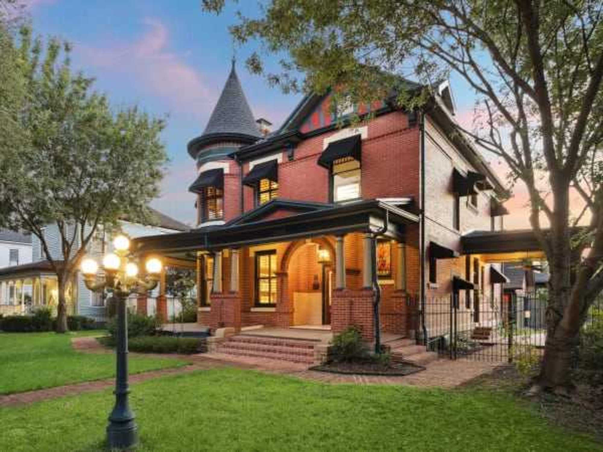 The Victorian on Heights event venue