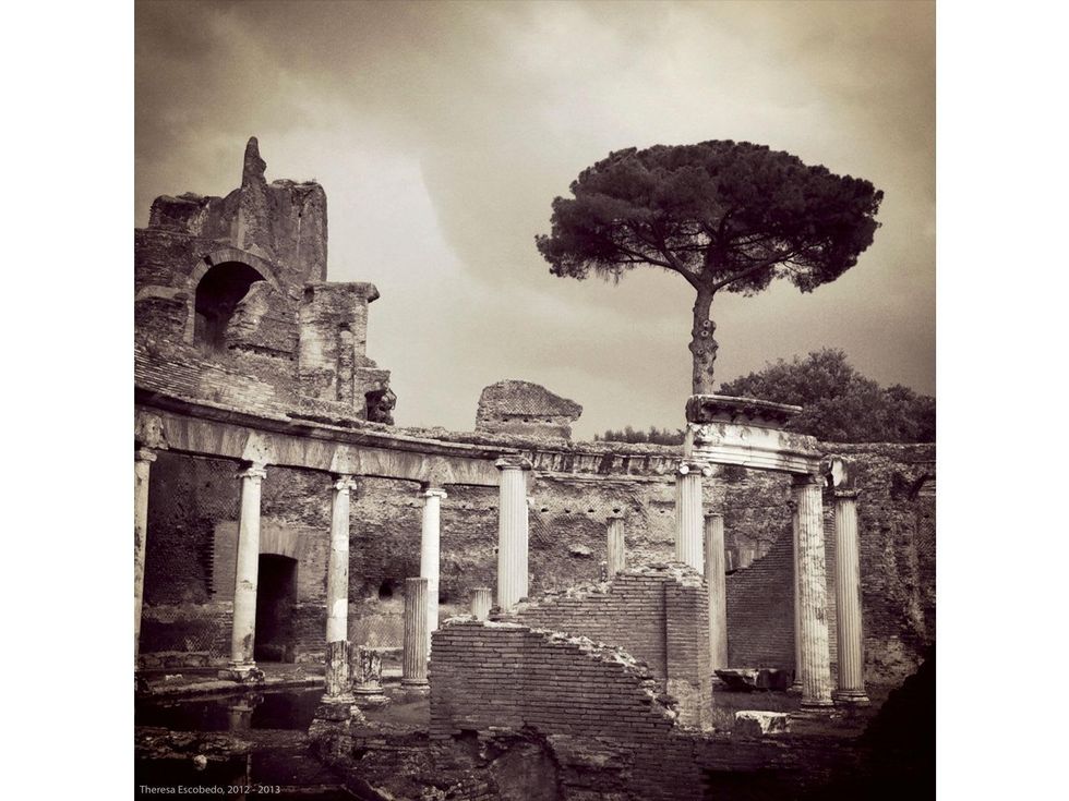 Theresa Escobedo, iPhone class, Houston Center for Photography, January 2013, Untitled (Villa Adriana)-1