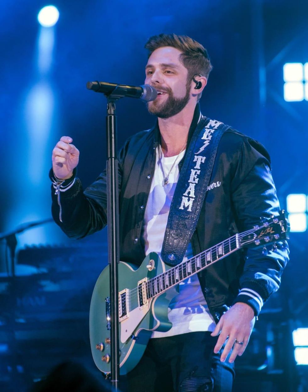 thomas rhett guitar singing Rodeo