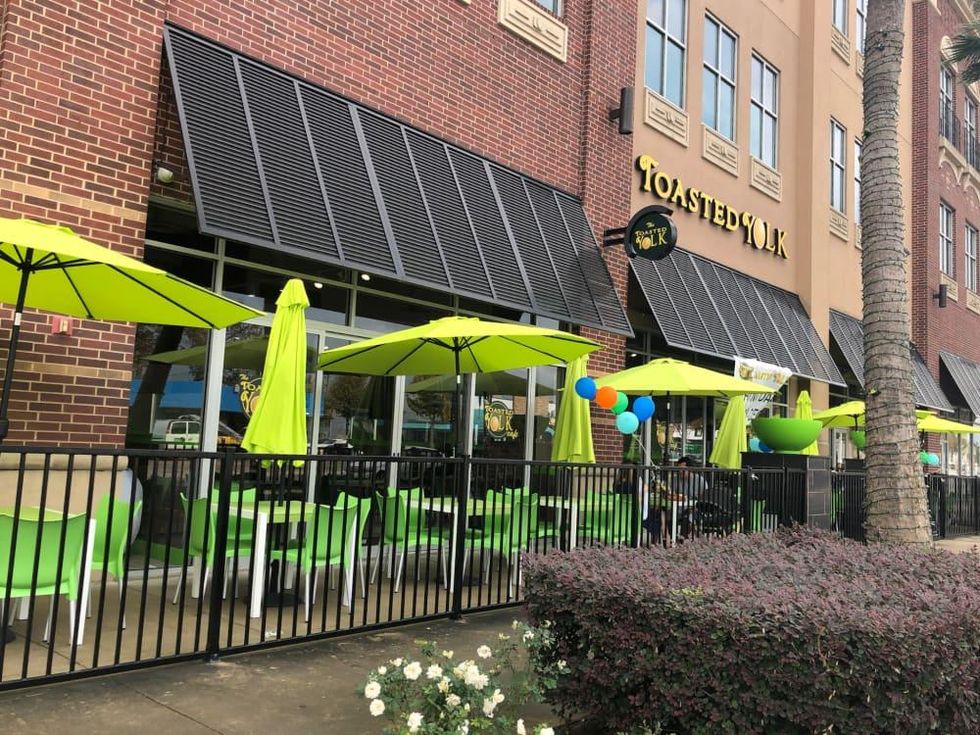 Toasted Yolk Washington ave exterior