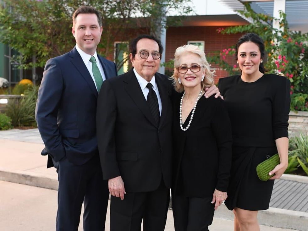Todd Forester, Vincent Kickerillo, Mary Kickerillo, Kelli Kickerillo at Dress for Success Cuisine for a Cause