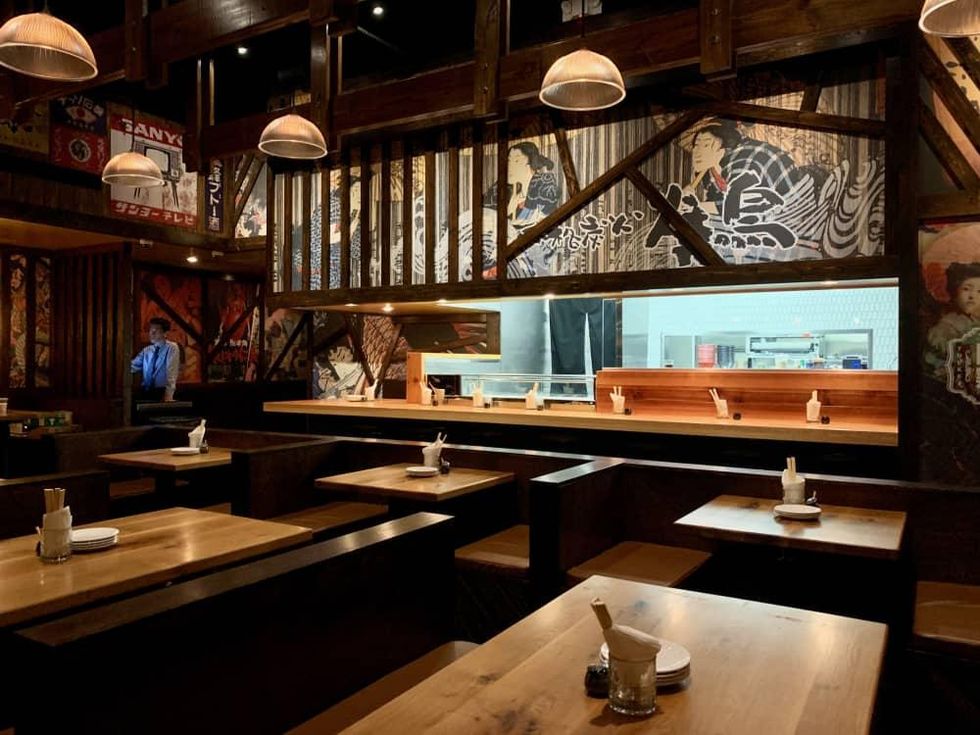 Toukei Izakaya interior