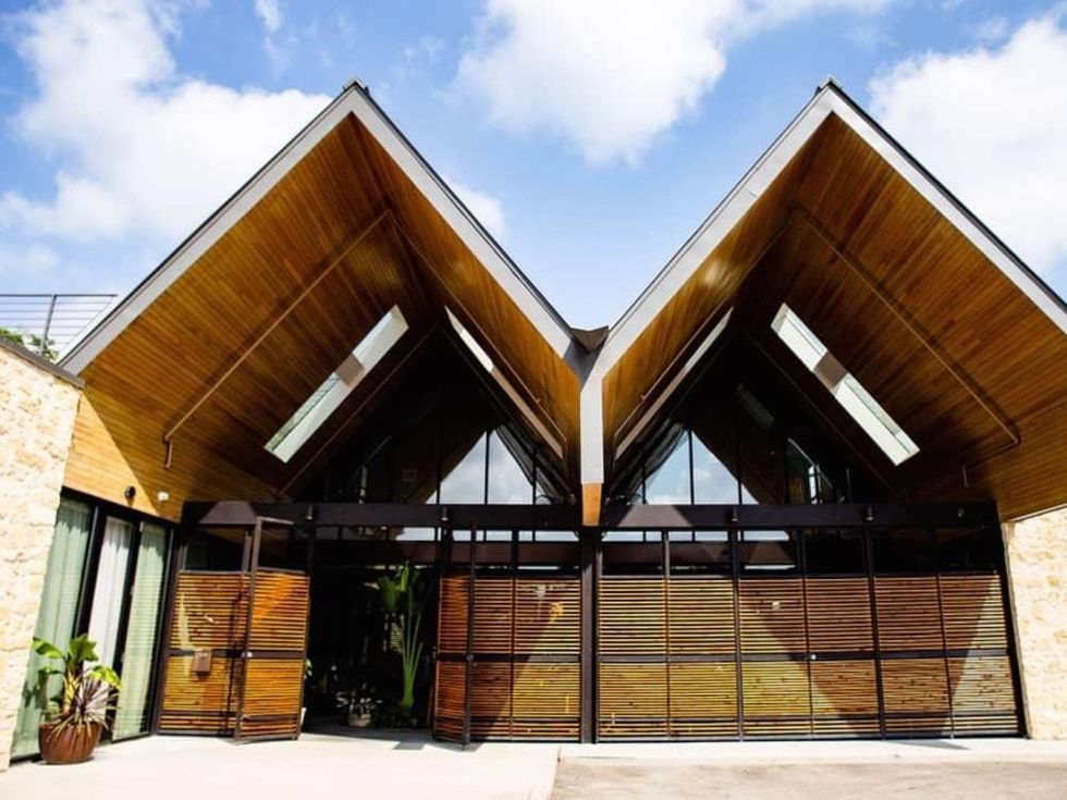 Traveler's Table exterior