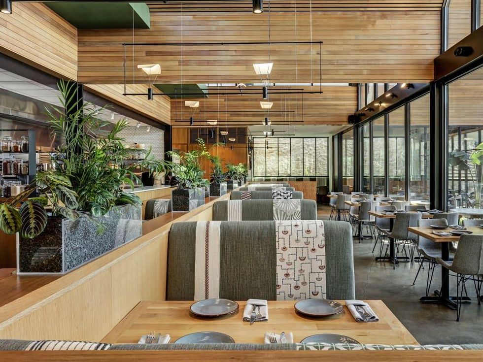 Traveler's Table interior