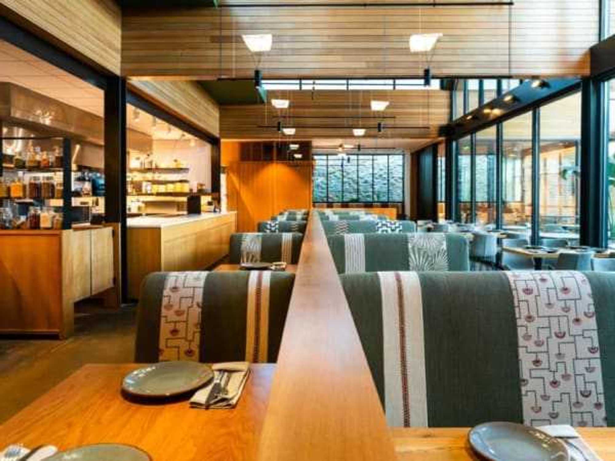 Traveler's Table interior