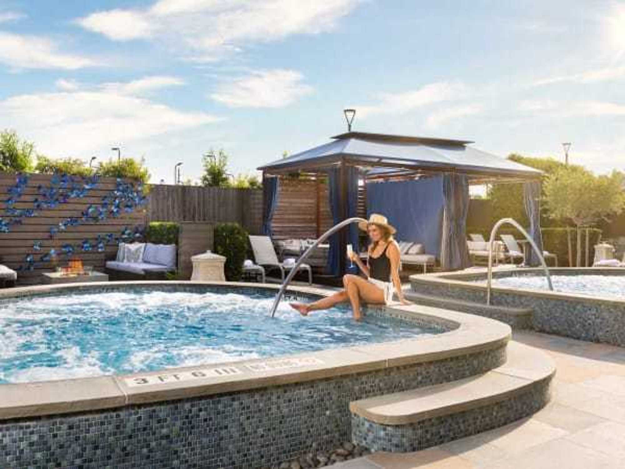 Trellis Spa soaking pools and garden at The Houstonian