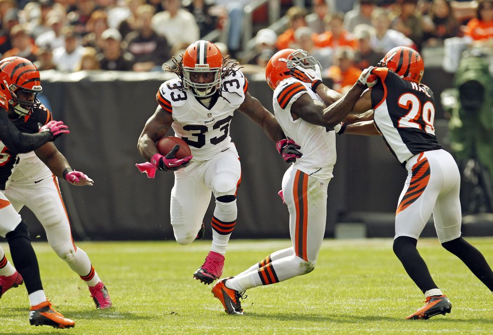 Cleveland Browns running back Trent Richardson (33) is taken down