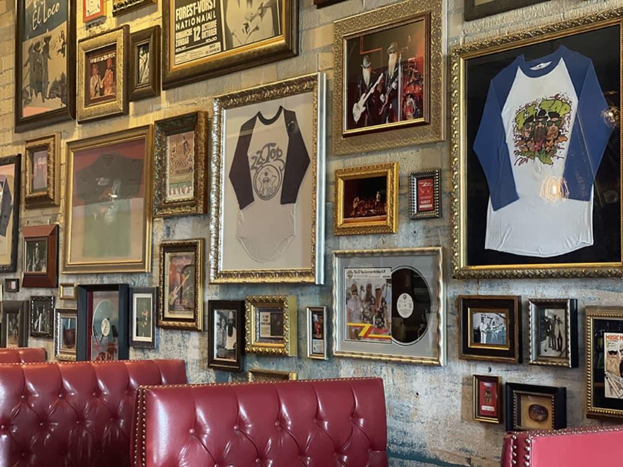 Tres Amigos interior