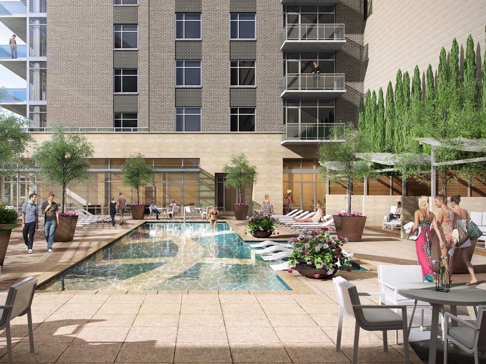 Trevisio luxury tower pool