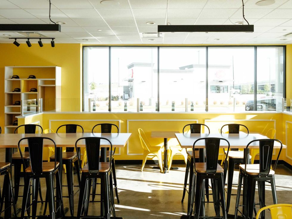 Trill Burgers Missouri City interior