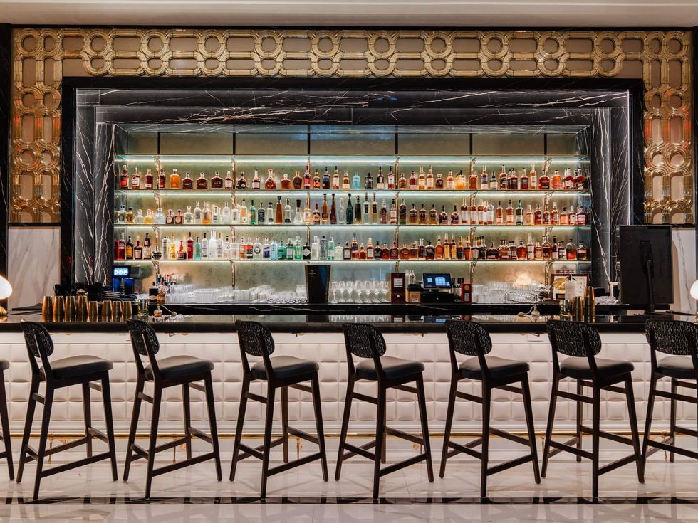 Turner's Cut bar interior