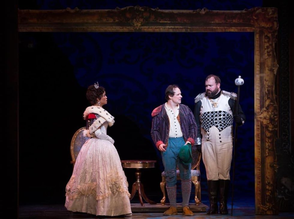 TUTS Into the Woods-Cinderella inside the frame