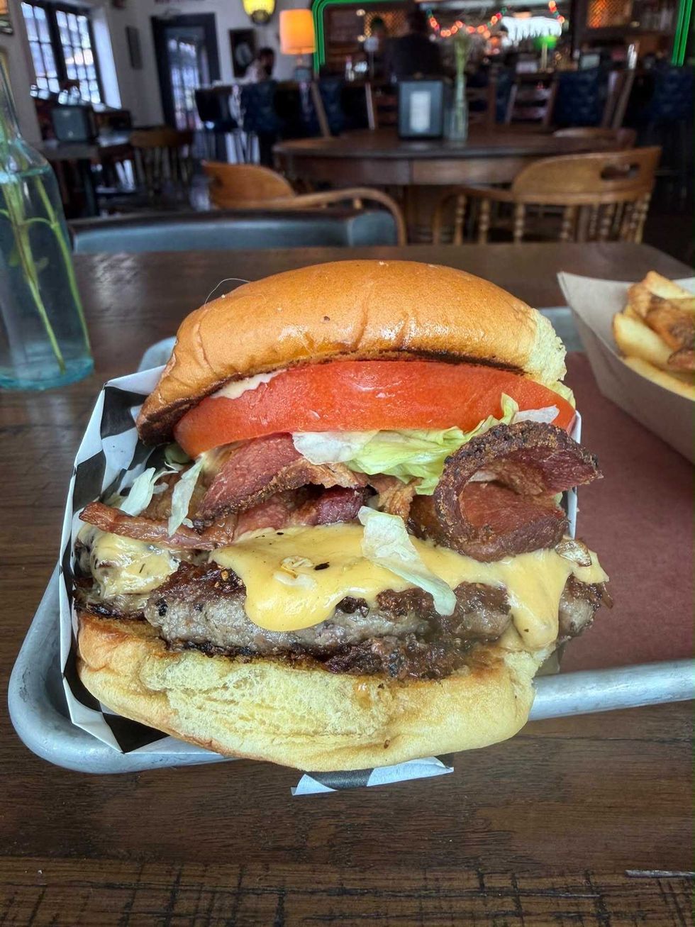 \u200bWillow\u2019s Smokehouse and Tavern burger