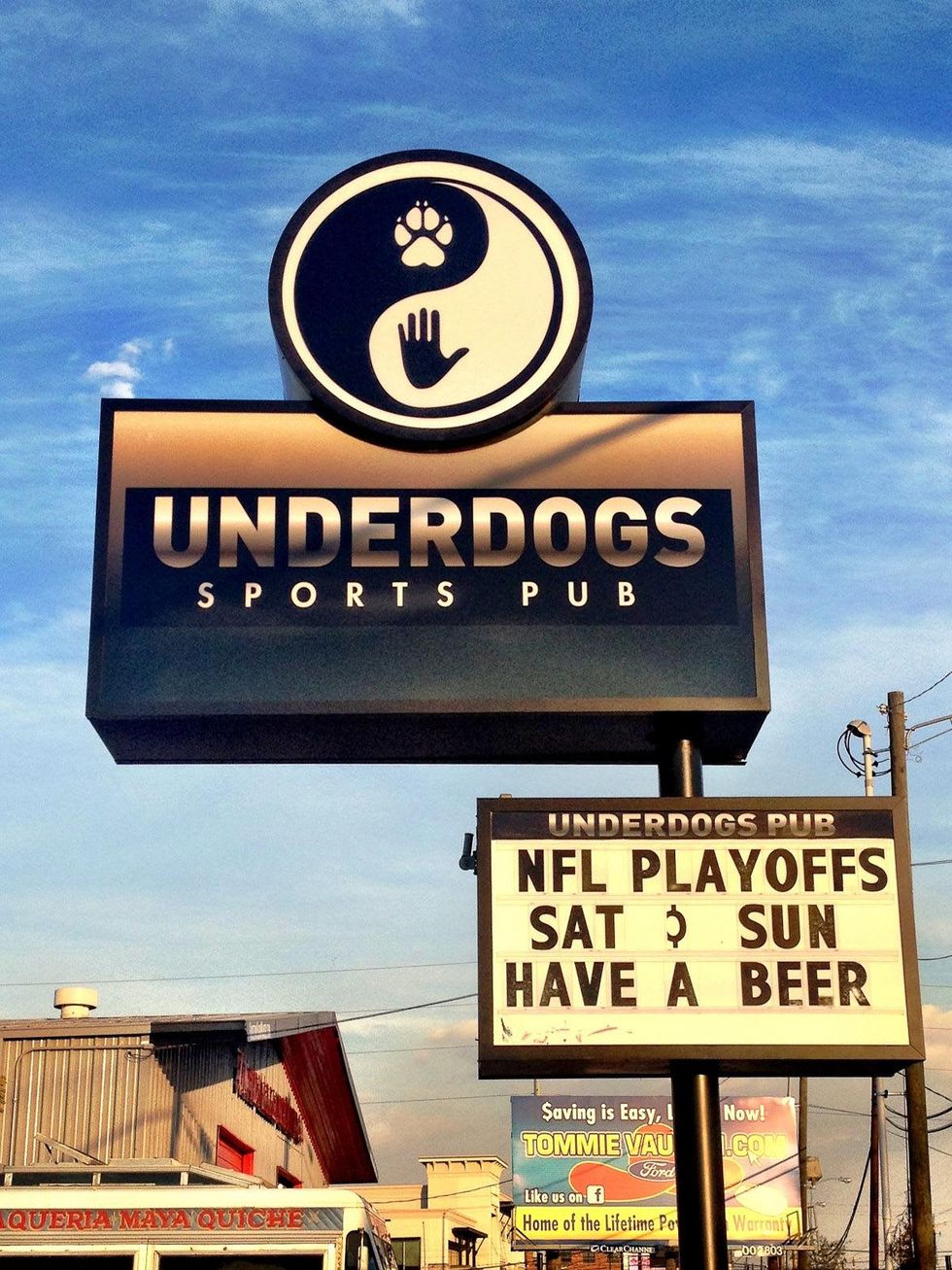 Underdogs Sports Pub, sign, January 2013