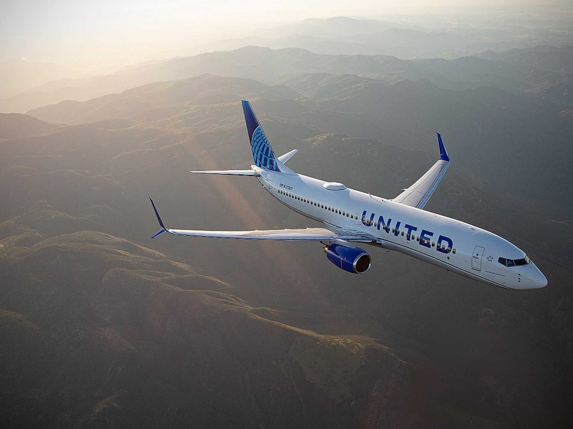 United Airlines jet