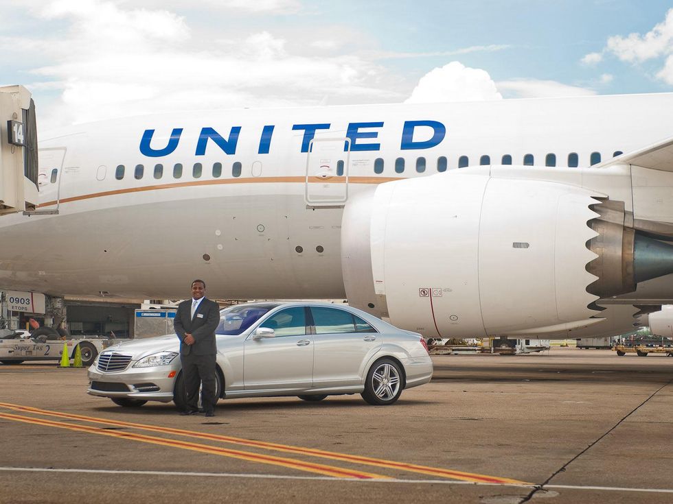 United's Mercedes Tarmac Transporation Service at IAH