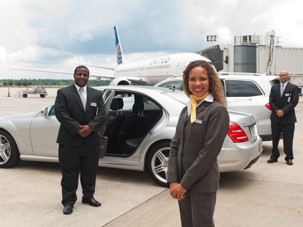 United's Mercedes Tarmac Transporation Service at IAH