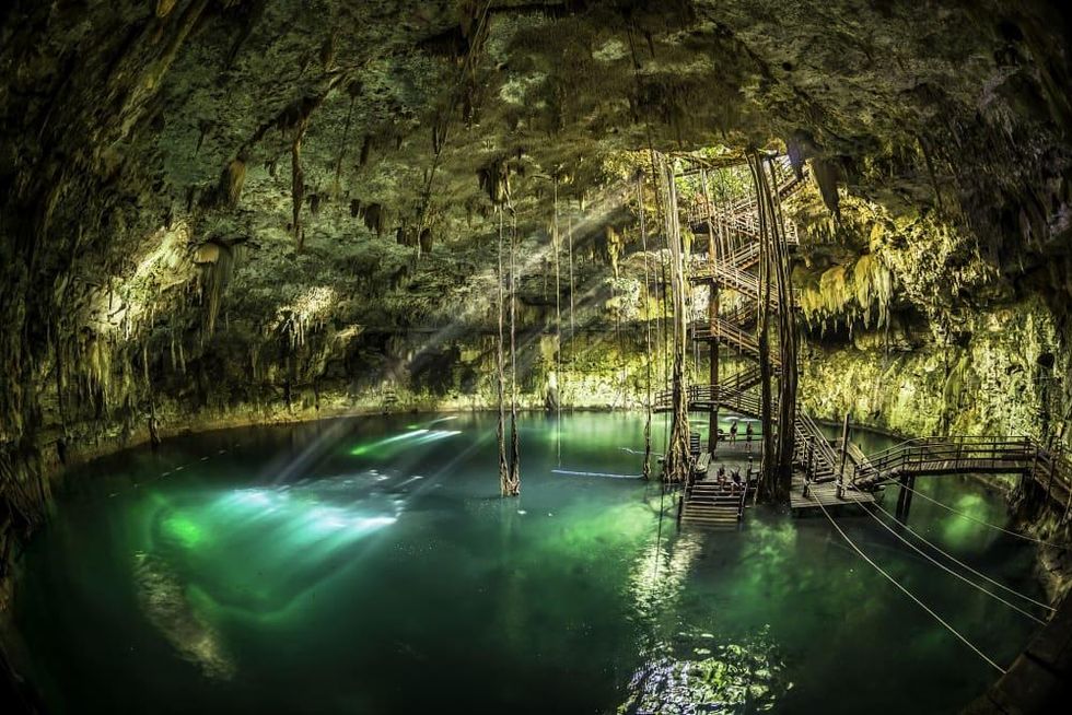 United to M\u00e9rida Yucat\u00e1n Cenote Maya