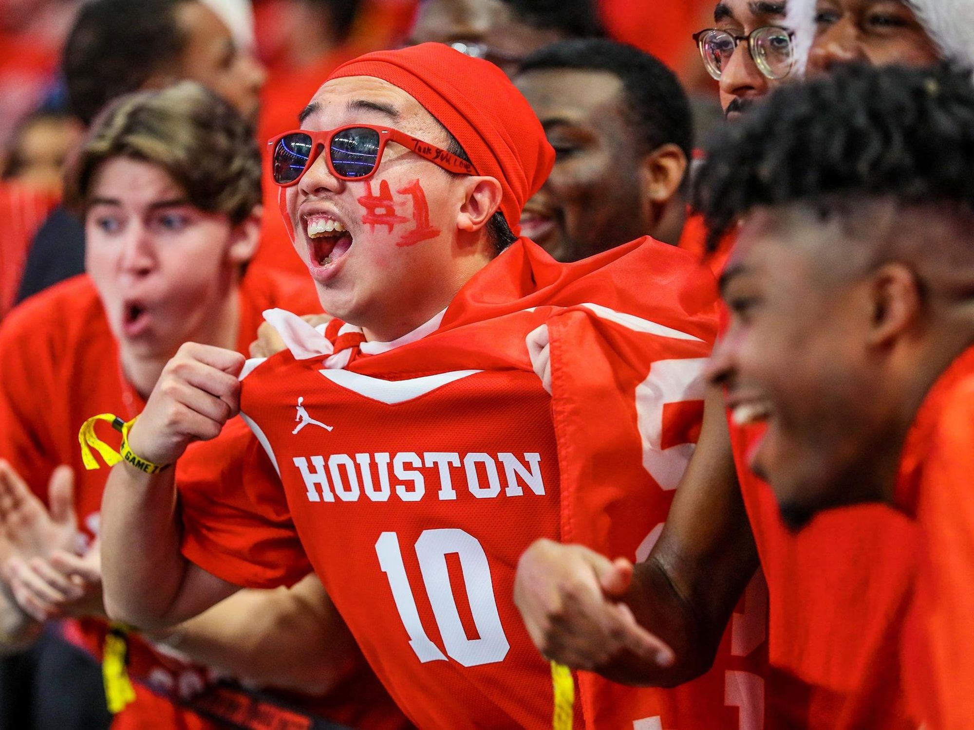 university of houston cougars basketball fan