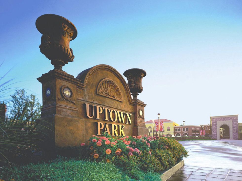 Uptown Park sign