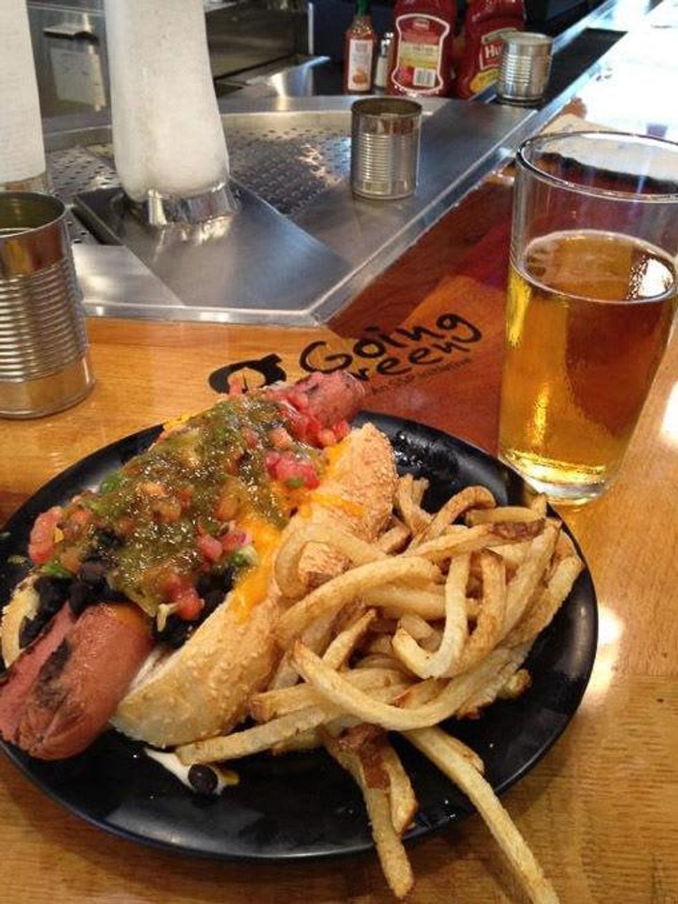 Urban Crave Bar and Grill, hot dog, french fries, airport restaurant, IAH