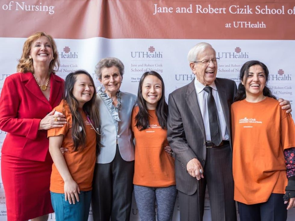 UTHealth Cizik School of Nursing Dean Lorraine Frazier, Nicholette Ty, Jane Cizik, Bridgette Ty, Robert Cizik and Seema Aggarwal