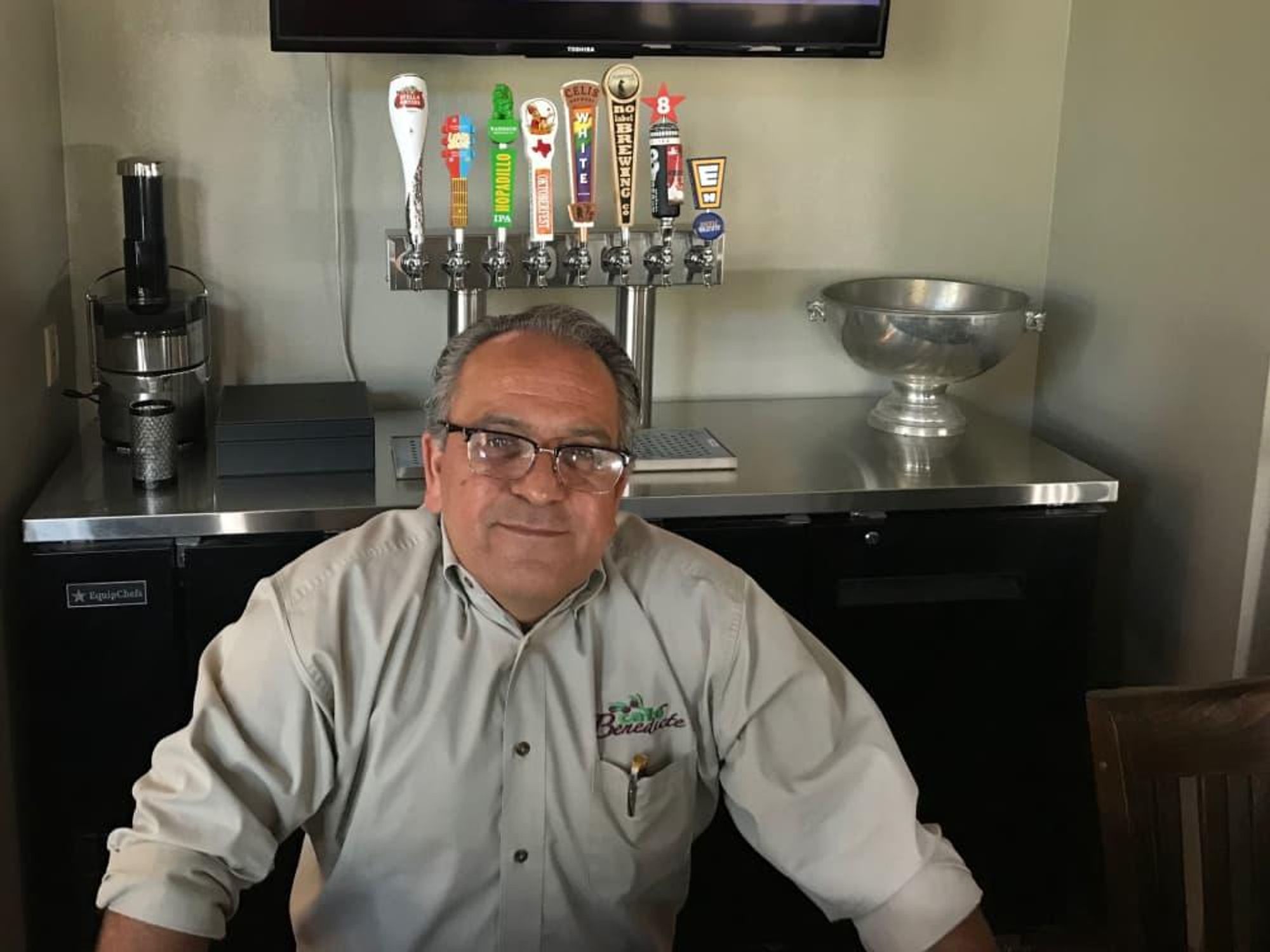 Vahid Navissi Cafe Benedicte