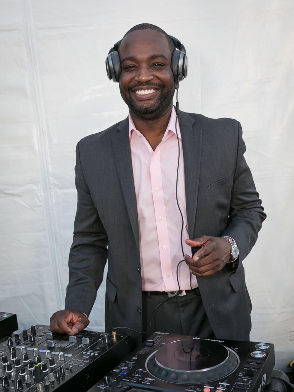 Valobra grand opening party DJ Seneca