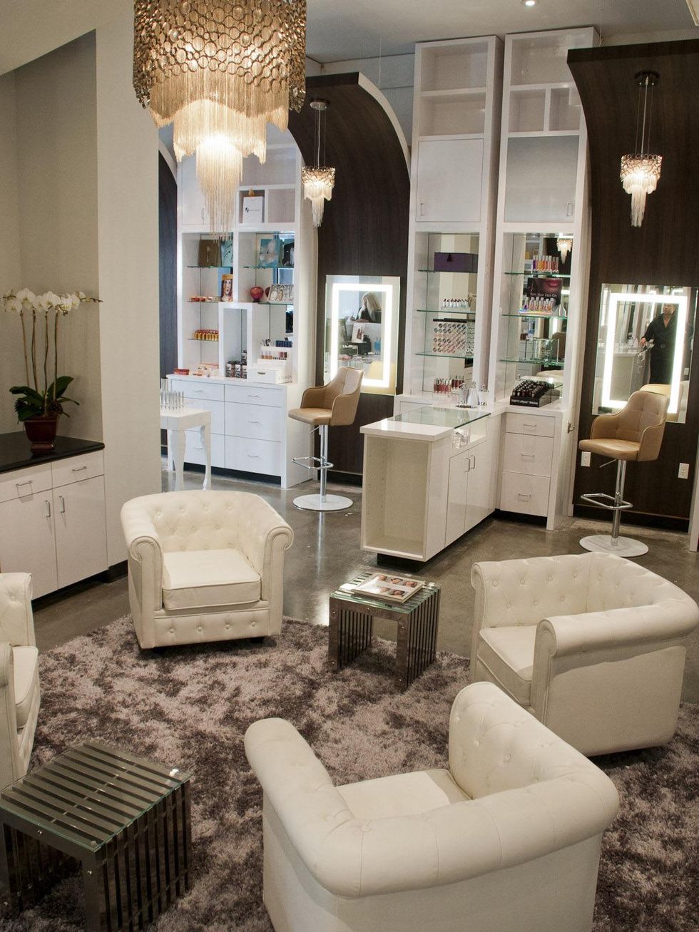 Vanity Lounge, Edward Sanchez, salon