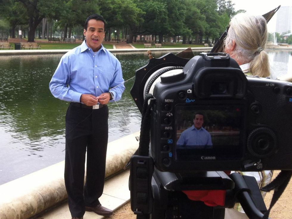 Vicente Arenas reporting