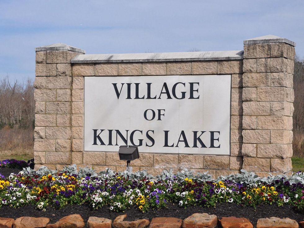 Village of Kings Lake subdivision sign COLOR